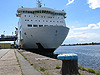 Fährschiff im Hafen Rostock